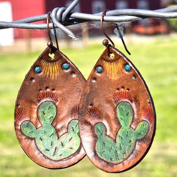 Hand tool and painted leather cactus earrings - Picture 1 of 2